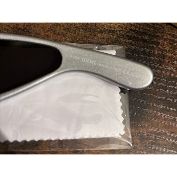 LOEWE 
Mirrored nylon mask sunglasses in Silver NWB - Picture 8 of 10
